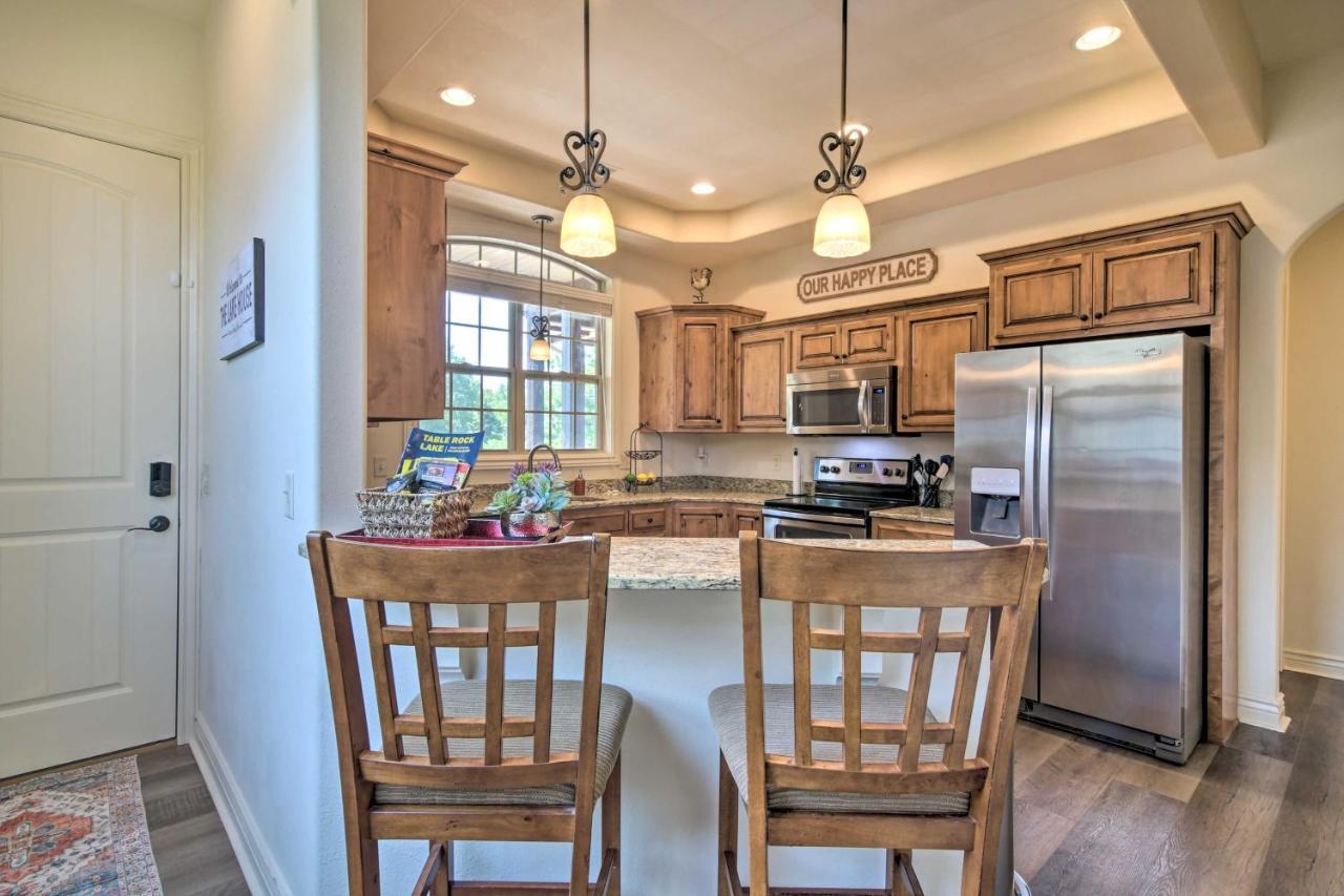 Luxe Branson Retreat With Mtn Views And Pool Access! Apartment ภายนอก รูปภาพ